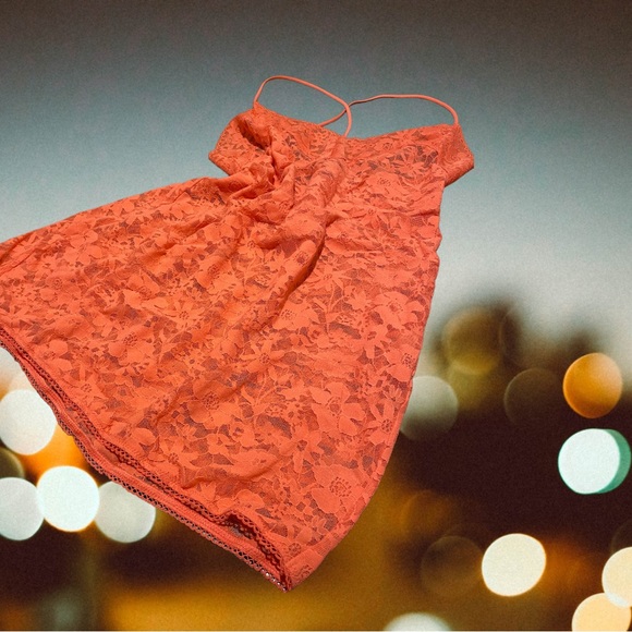 Stretch Lace Camisole - Picture 2 of 3